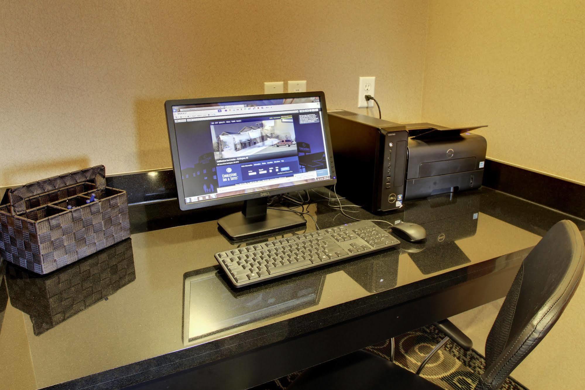 Cobblestone Inn & Suites - Hartington Esterno foto