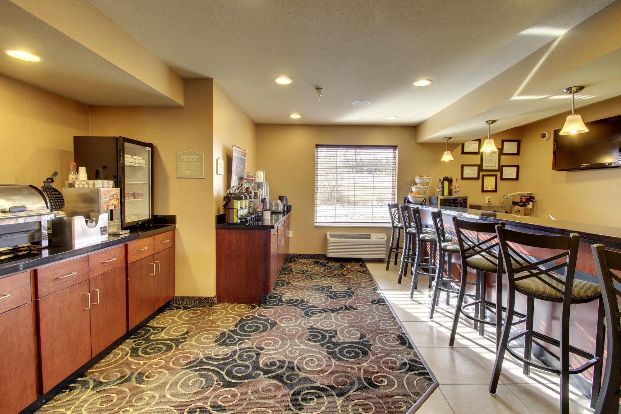 Cobblestone Inn & Suites - Hartington Esterno foto