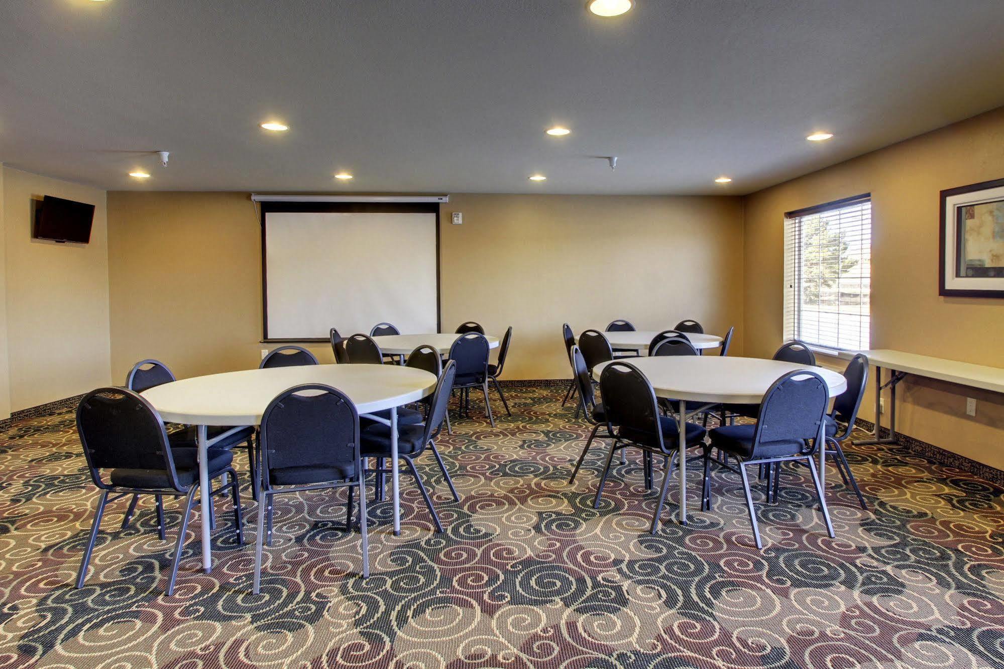 Cobblestone Inn & Suites - Hartington Esterno foto
