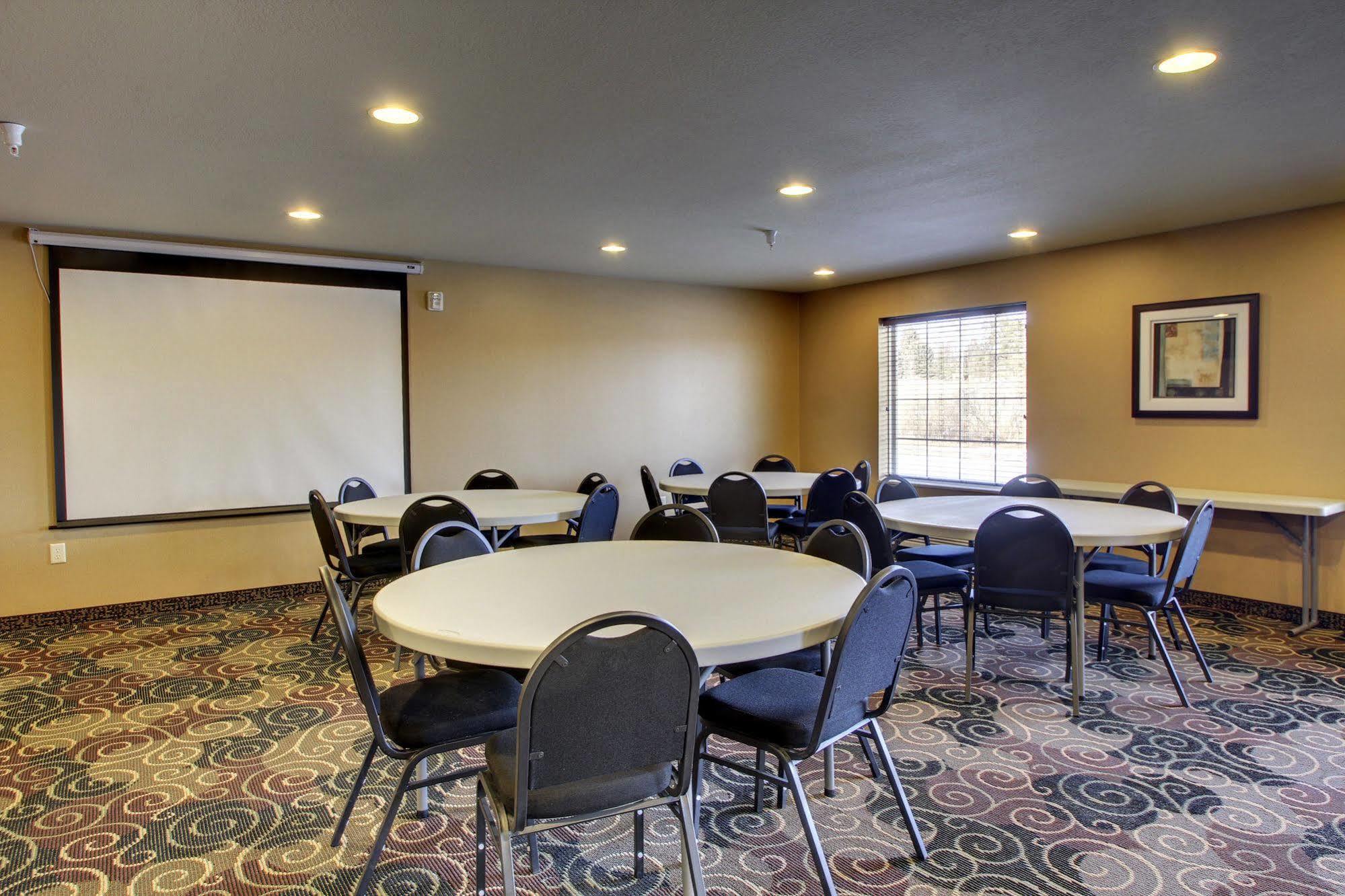 Cobblestone Inn & Suites - Hartington Esterno foto